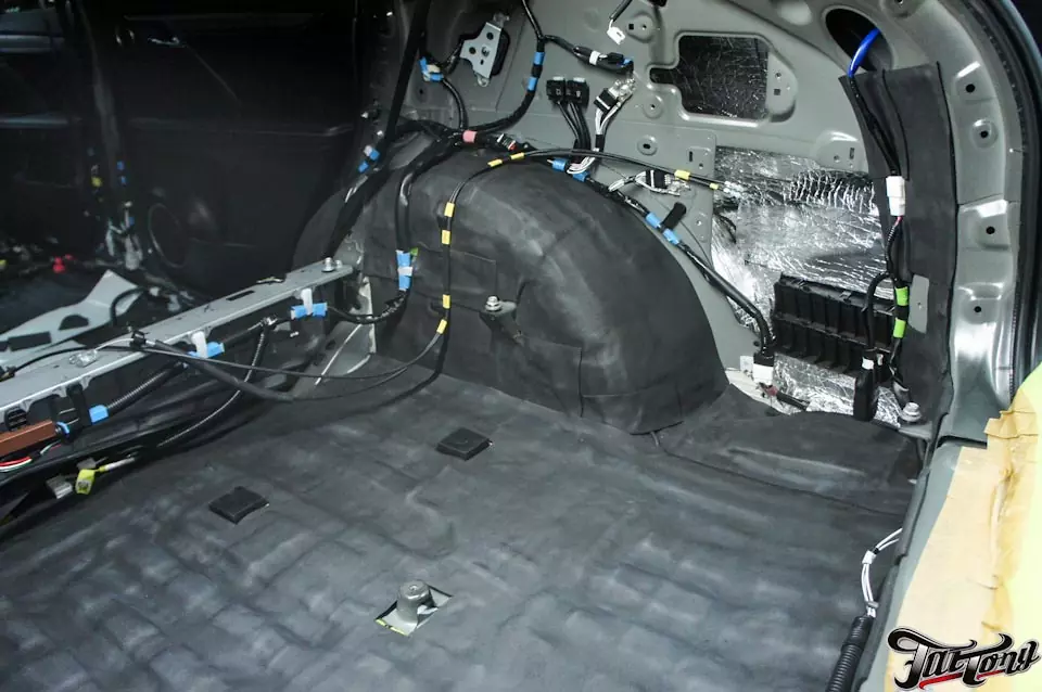 Lexus RX. Шумоизоляция салона класса Люкс.